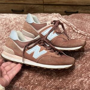 New Balance Women's Sneakers - Brown and White